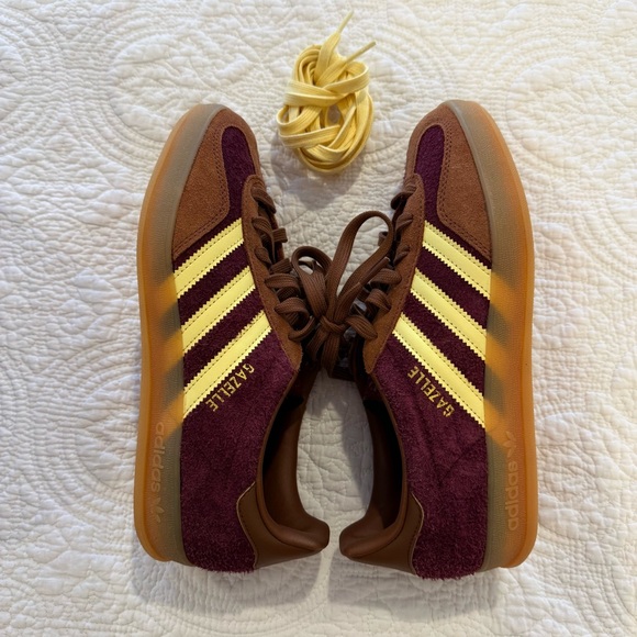 adidas Gazelle Indoor Maroon Almost Yellow - Picture 5 of 9